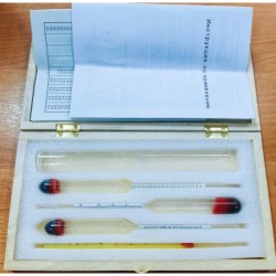 Набор ареометров и термометра спиртового + КОЛБА стеклянная в деревянном футляре (ареометры по Российскому Госту)